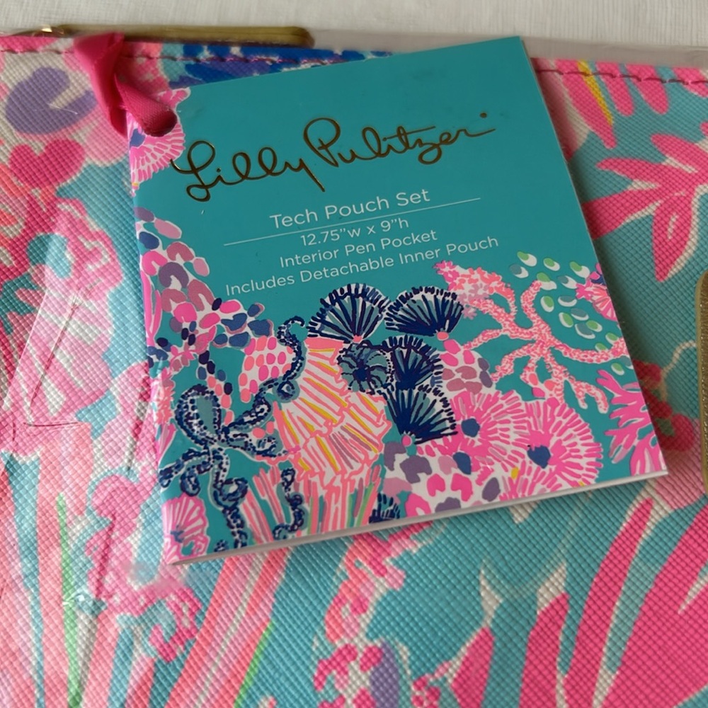 Lilly Pulitzer Splendor in the Sand Brand New  Tech Pouch - Picture 3 of 16